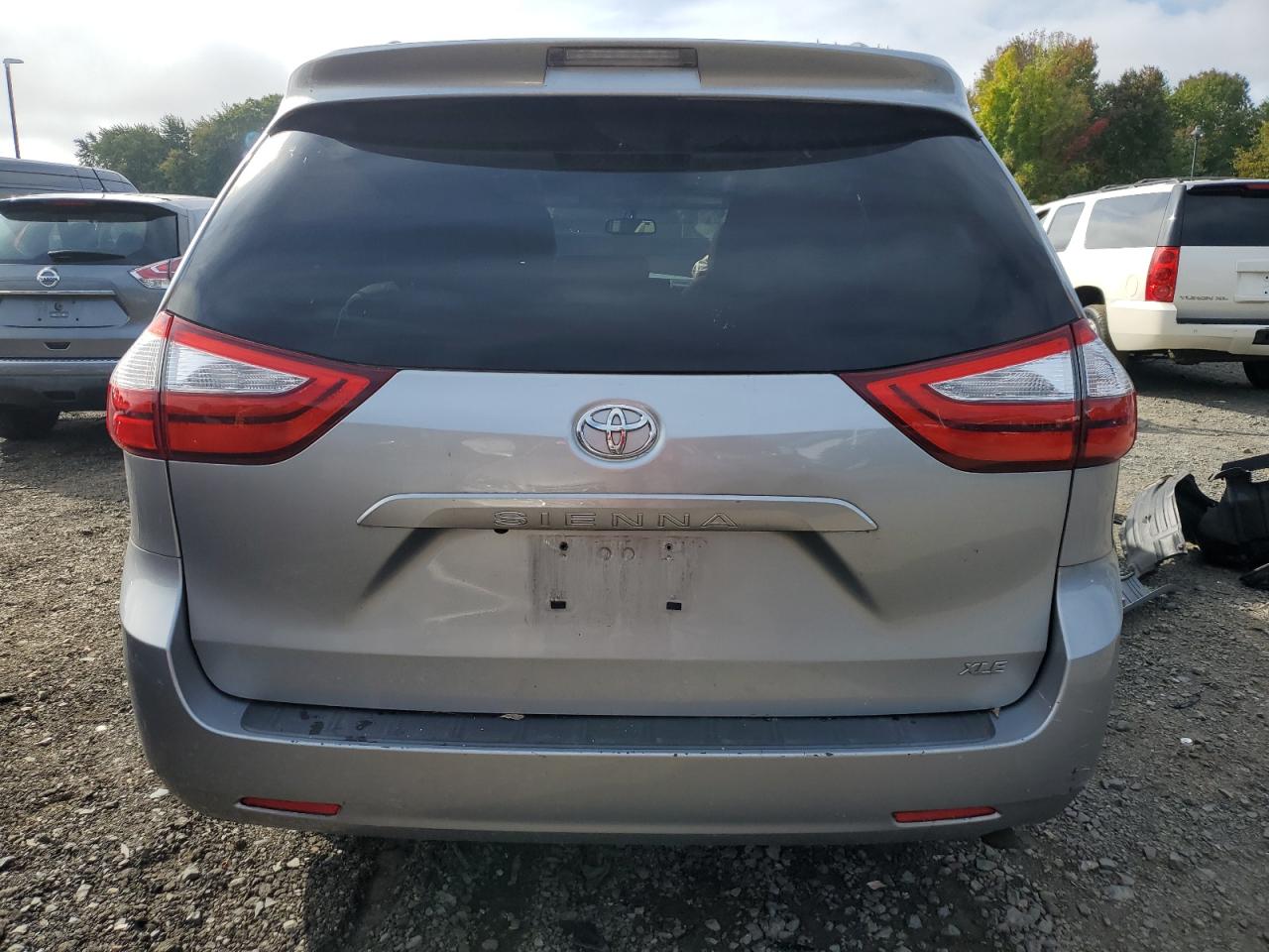 2015 TOYOTA SIENNA XLE - 5TDYK3DC6FS654090 — photo 6