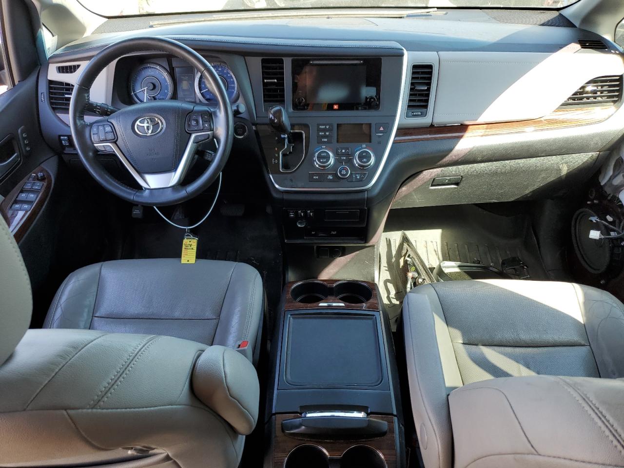 2015 TOYOTA SIENNA XLE - 5TDYK3DCXFS596260 — photo 8