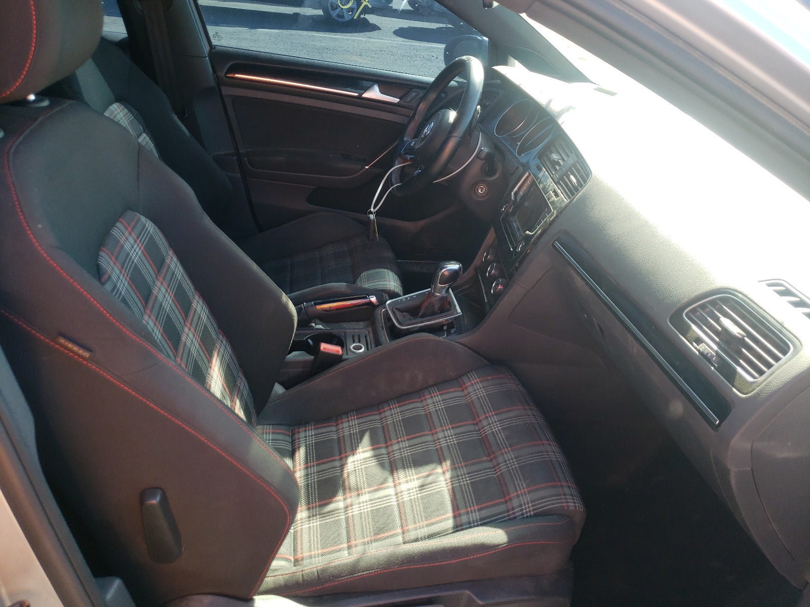 2015 VOLKSWAGEN GTI - 3VW4T7AU3FM090802 — photo 5