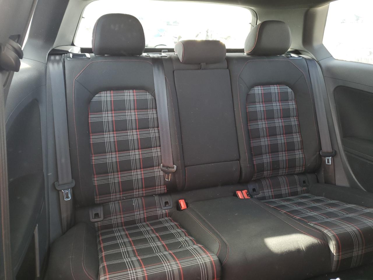 2015 VOLKSWAGEN GTI - 3VWYT7AU9FM040472 — photo 10