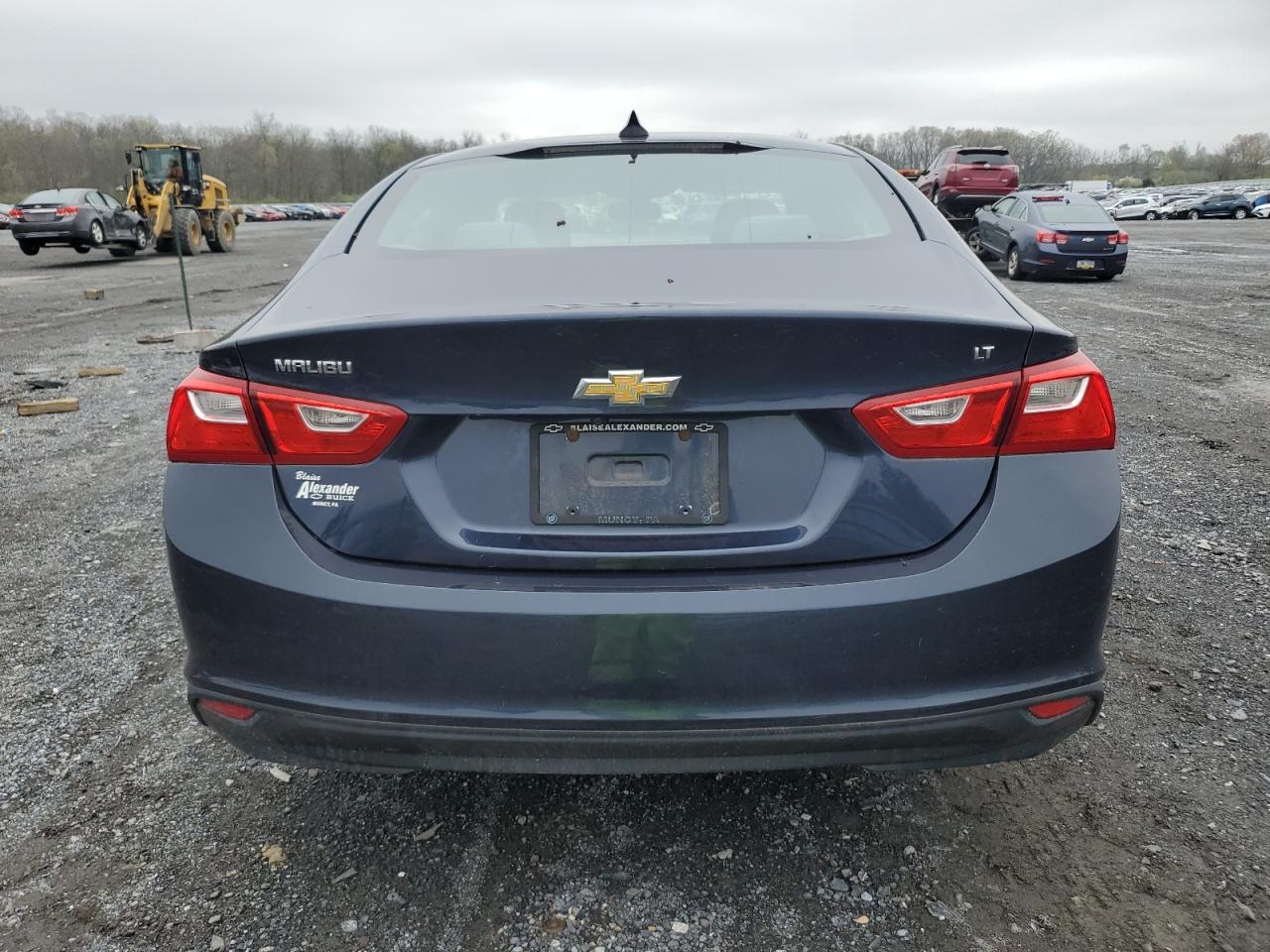 2016 CHEVROLET MALIBU LT - 1G1ZE5ST5GF323540 — photo 6