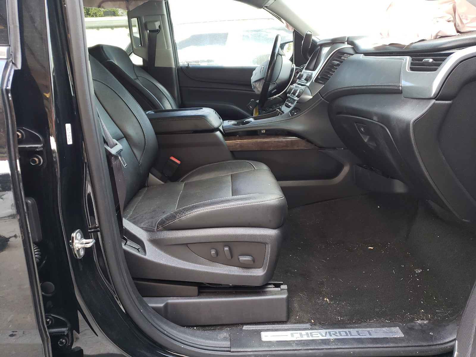 2016 CHEVROLET SUBURBAN C - 1GNSCHKC4GR276166 — photo 5