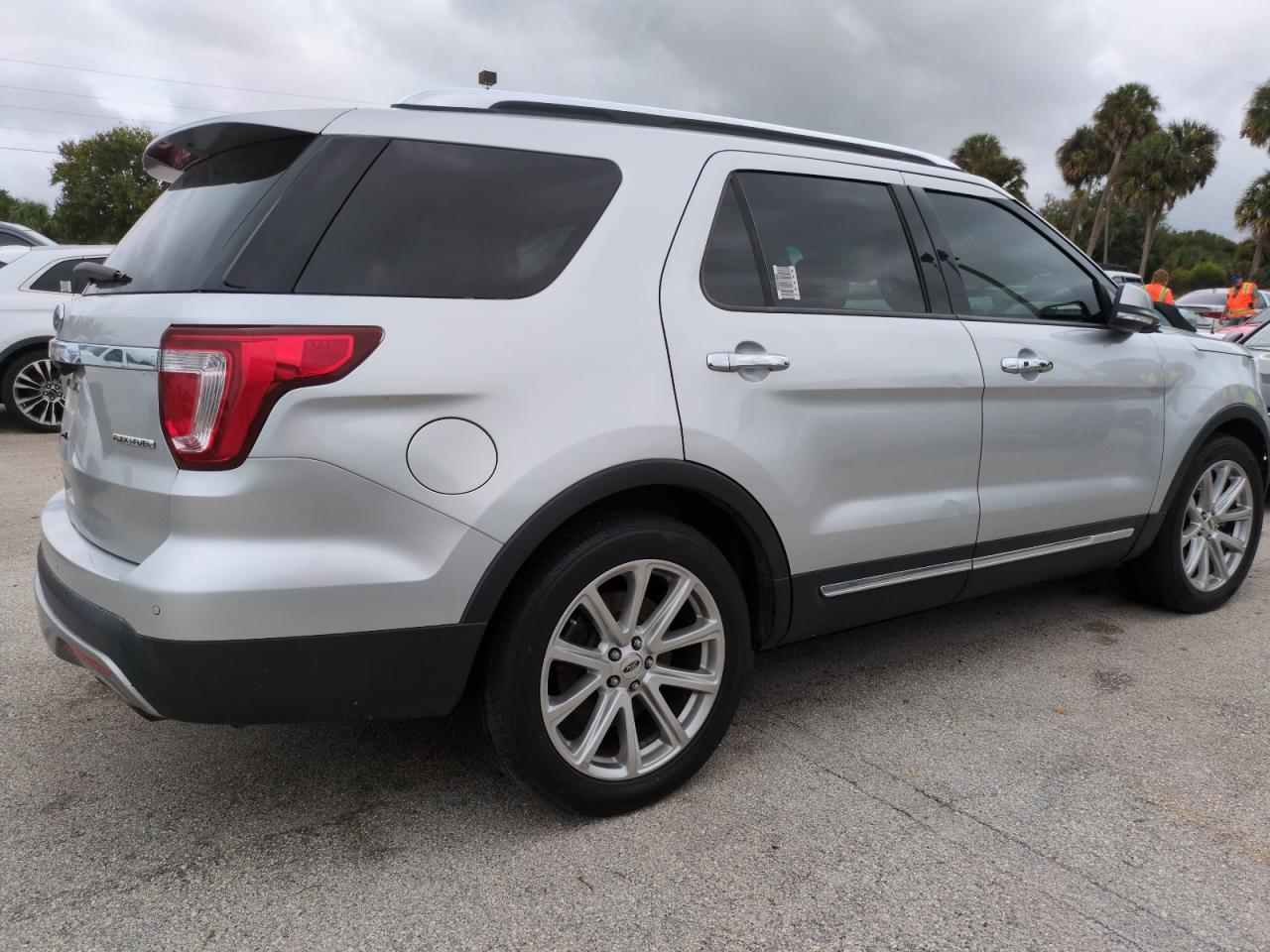 2016 FORD EXPLORER L - 1FM5K7F87GGC48457 — photo 2