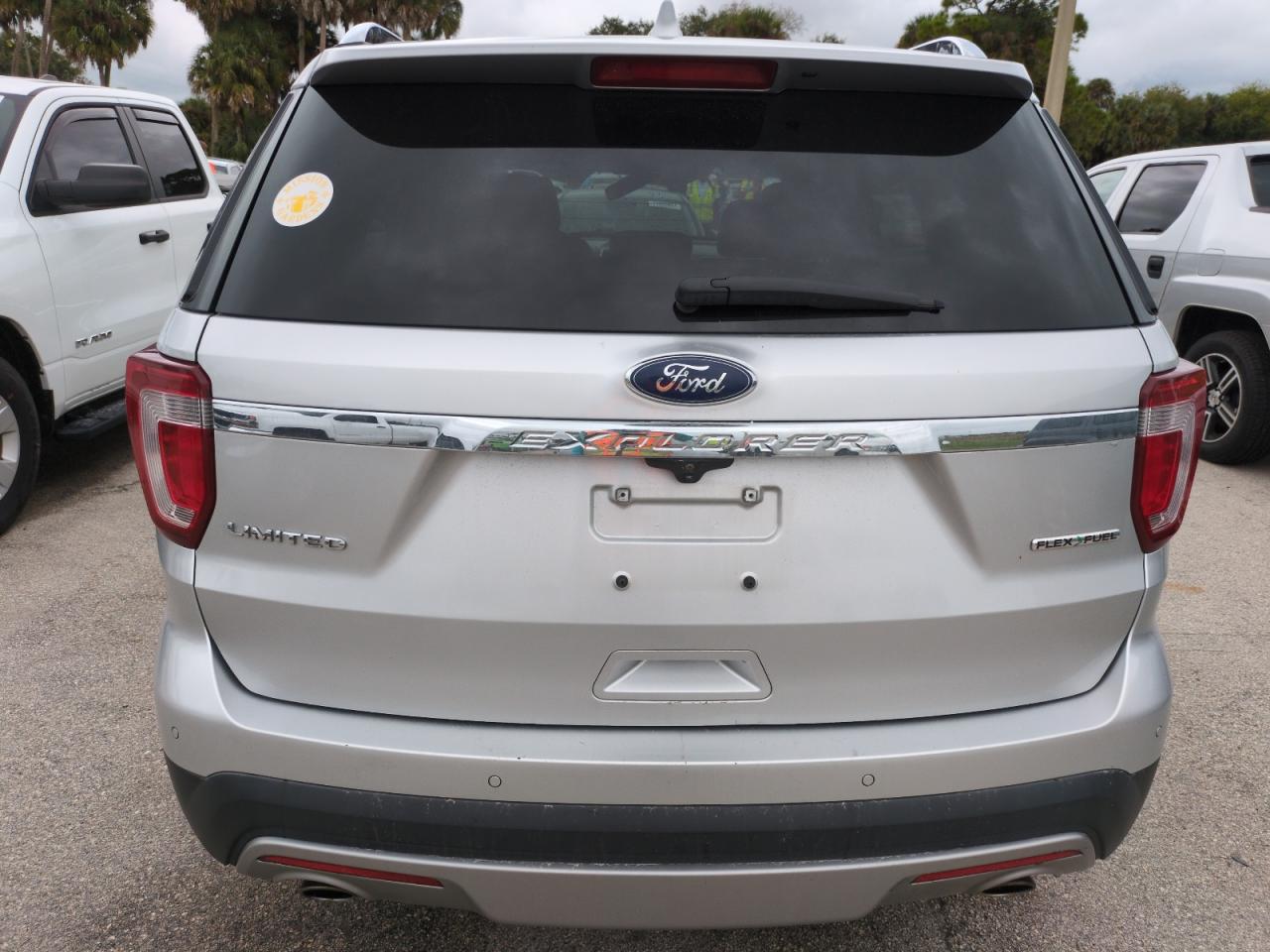 2016 FORD EXPLORER L - 1FM5K7F87GGC48457 — photo 4