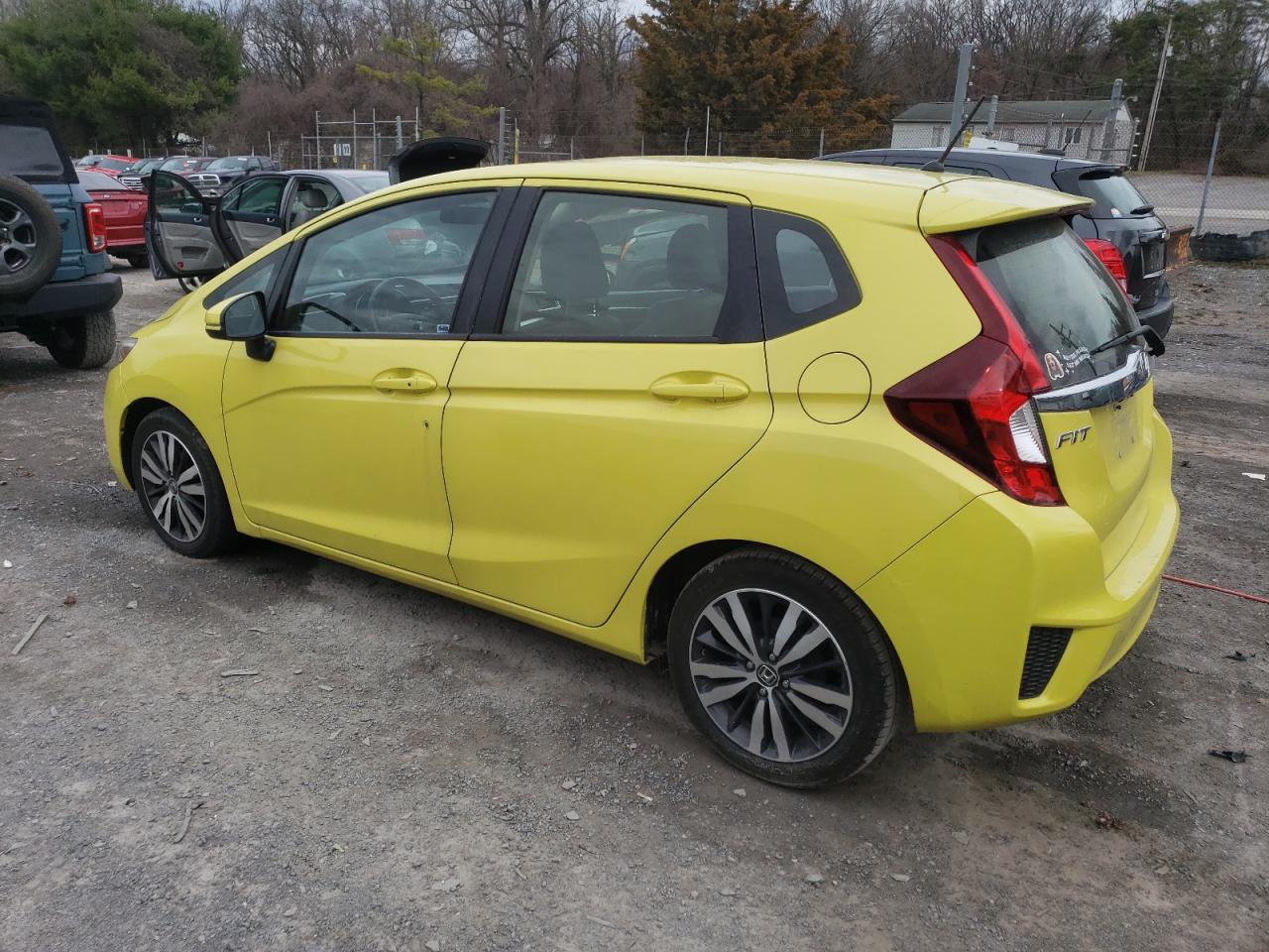 2016 HONDA FIT EX - JHMGK5H87GS016273 — photo 2