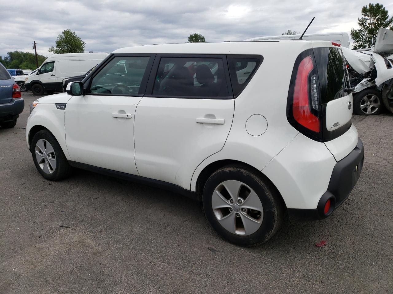 2016 KIA SOUL - KNDJN2A25G7393173 — photo 2