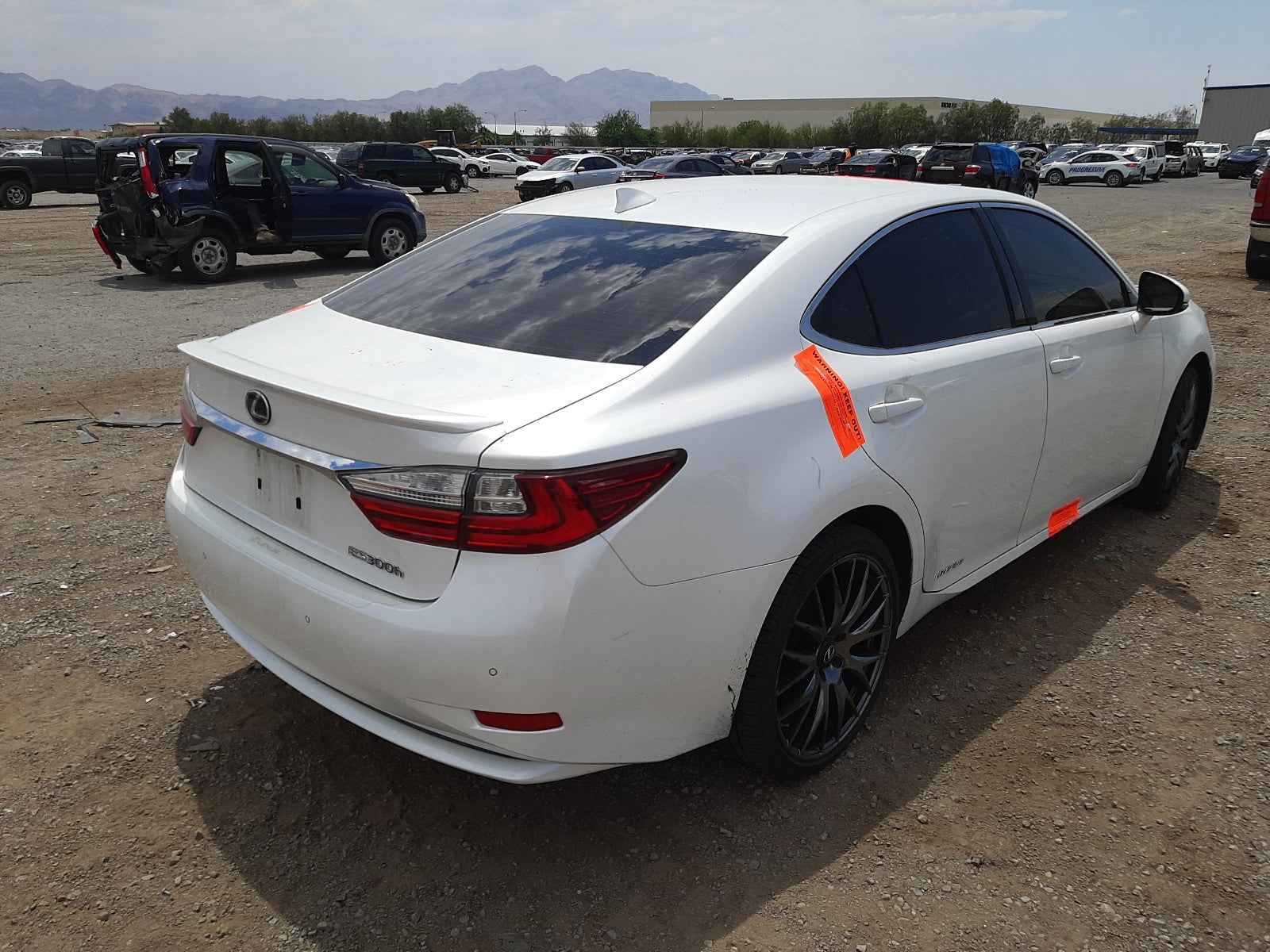 2016 LEXUS ES 300H - JTHBW1GG2G2101831 — photo 4