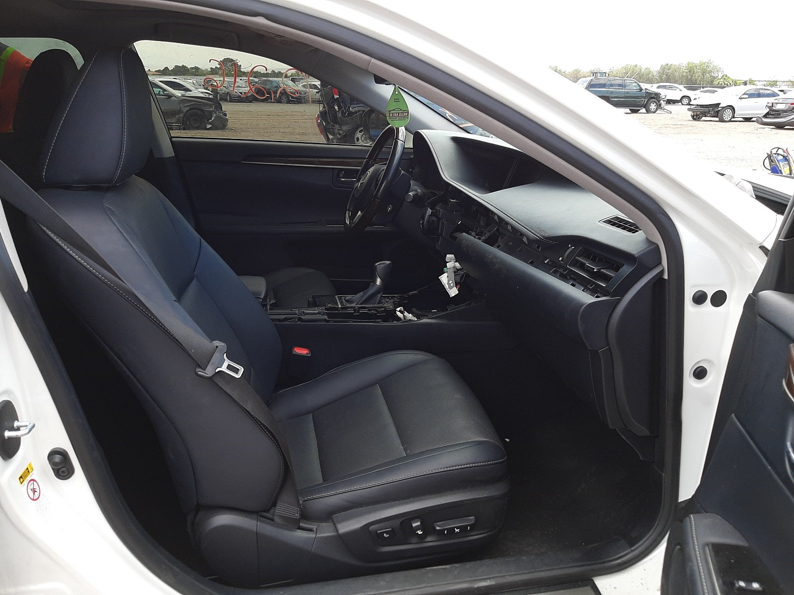 2016 LEXUS ES 300H - JTHBW1GG2G2101831 — photo 5