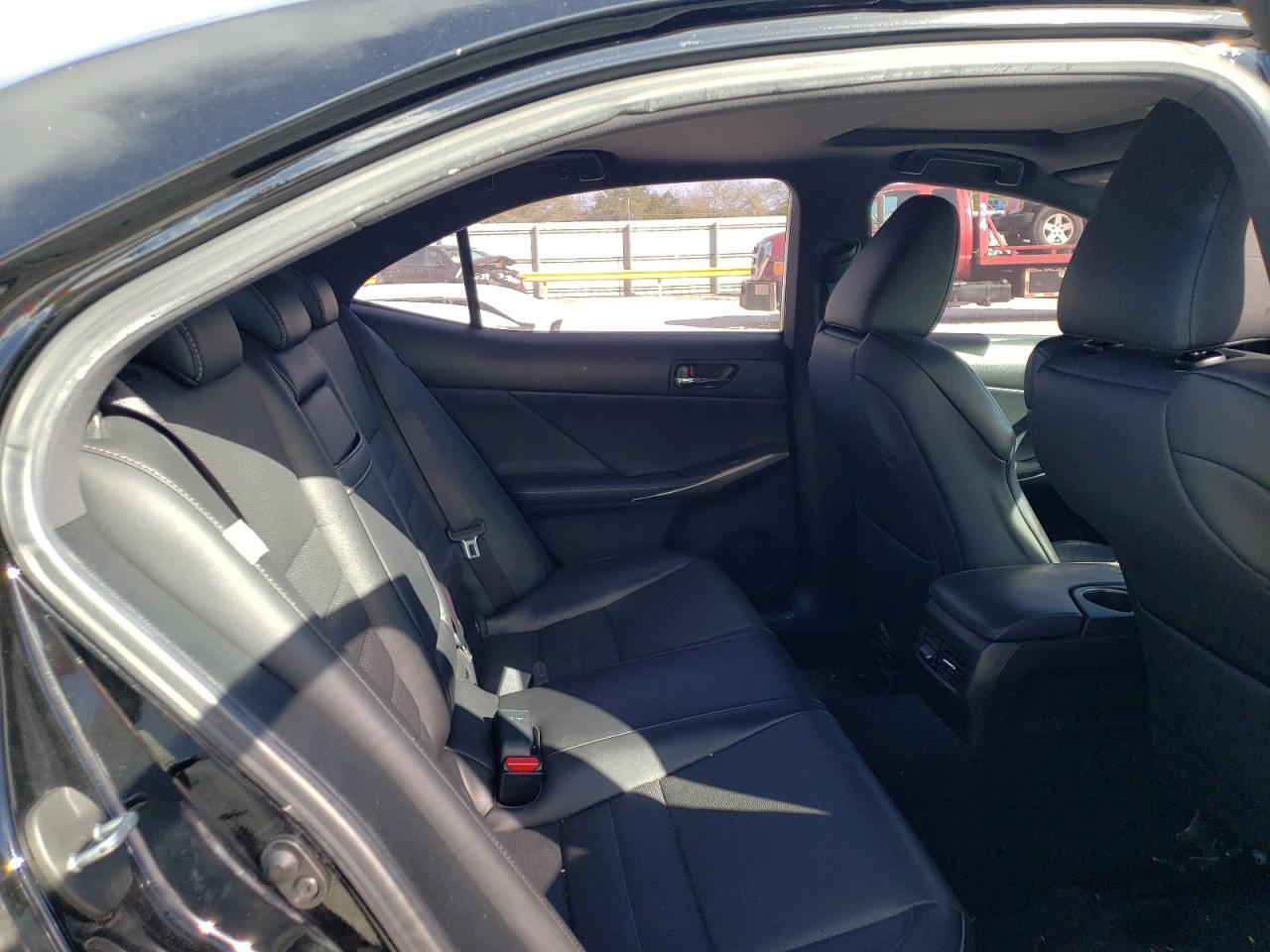 2016 LEXUS IS 200T - JTHBA1D21G5030658 — photo 10