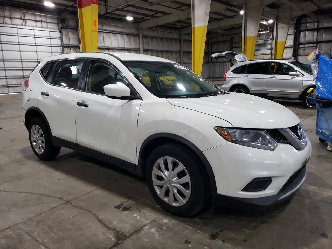 2016 NISSAN ROGUE S - JN8AT2MT2GW018880 — photo 4