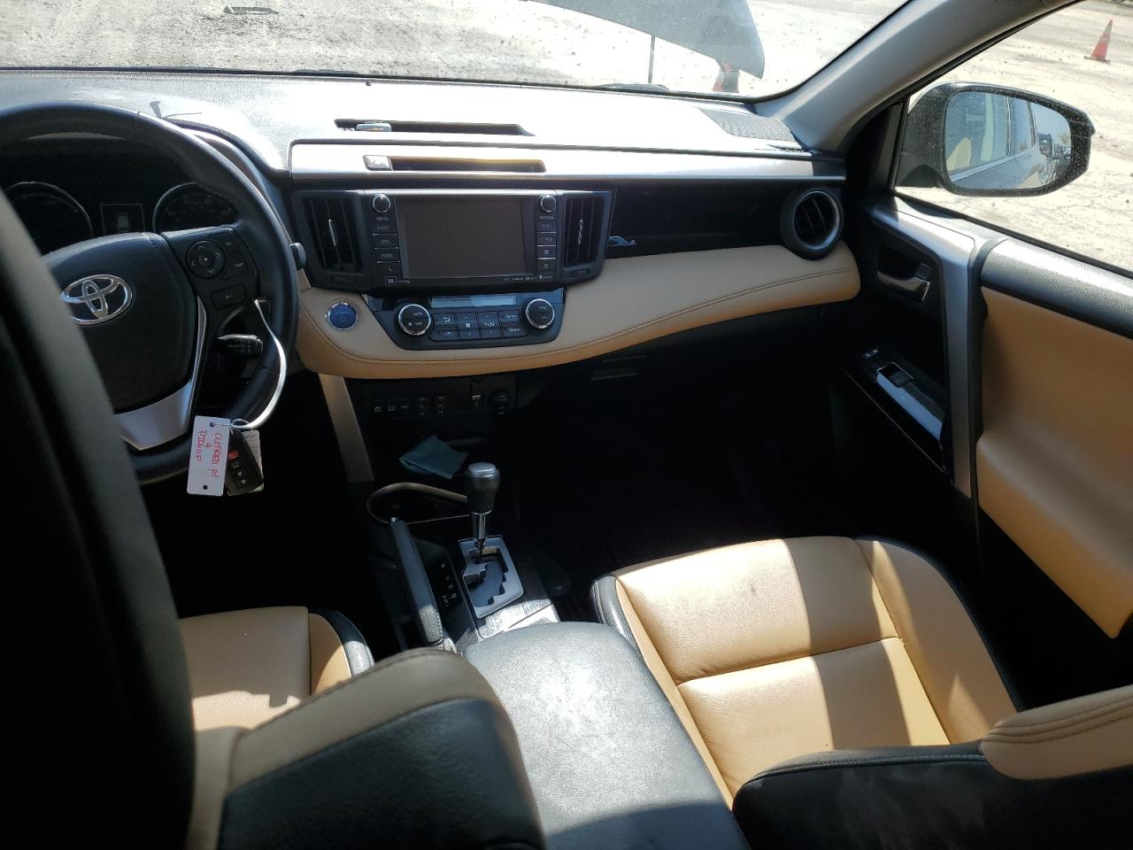 2016 TOYOTA RAV4 HV LI - JTMDJREV6GD033000 — photo 8