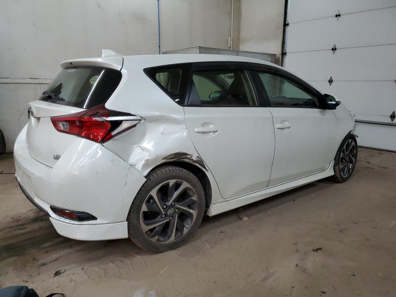 2016 TOYOTA SCION IM - JTNKARJE8GJ504610 — photo 3