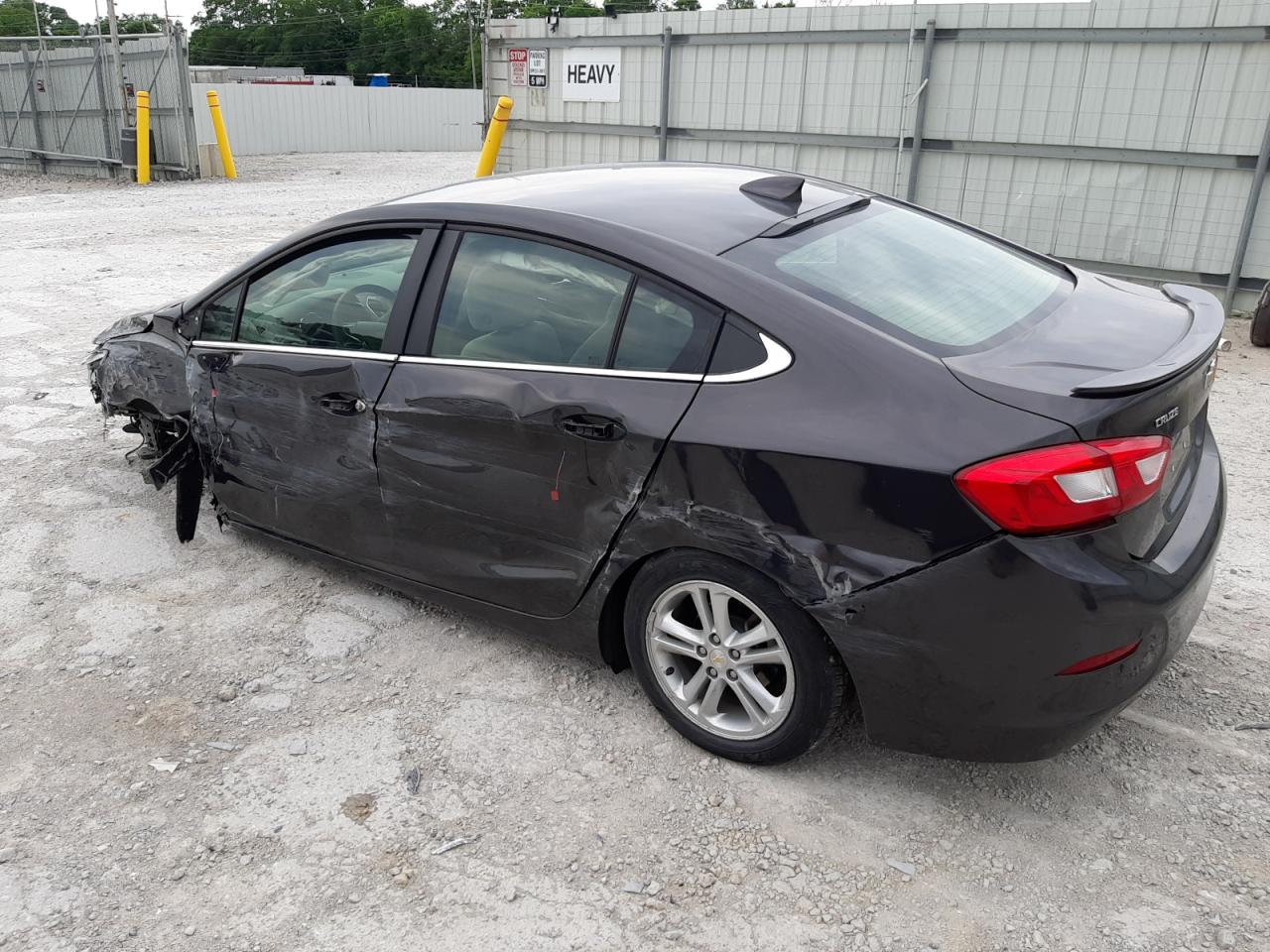 2017 CHEVROLET CRUZE LT - 1G1BE5SM3H7206724 — photo 2