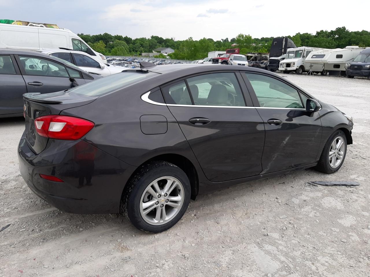 2017 CHEVROLET CRUZE LT - 1G1BE5SM3H7206724 — photo 3
