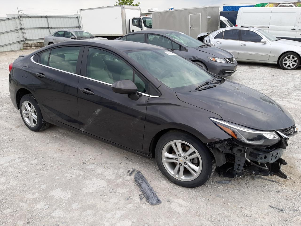 2017 CHEVROLET CRUZE LT - 1G1BE5SM3H7206724 — photo 4