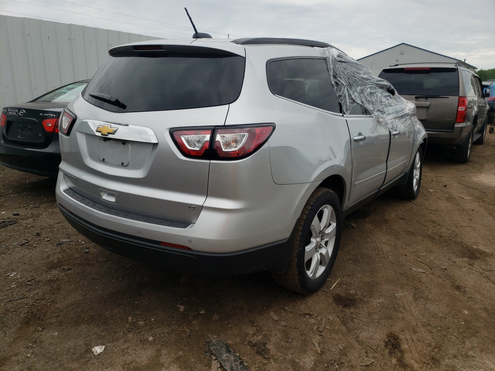 2017 CHEVROLET TRAVERSE L - 1GNKRGKD2HJ304547 — photo 4