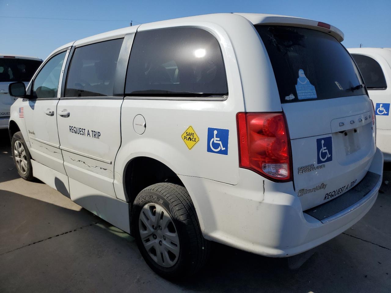 2017 DODGE GRAND CARA - 2C4RDGBG1HR776511 — photo 2