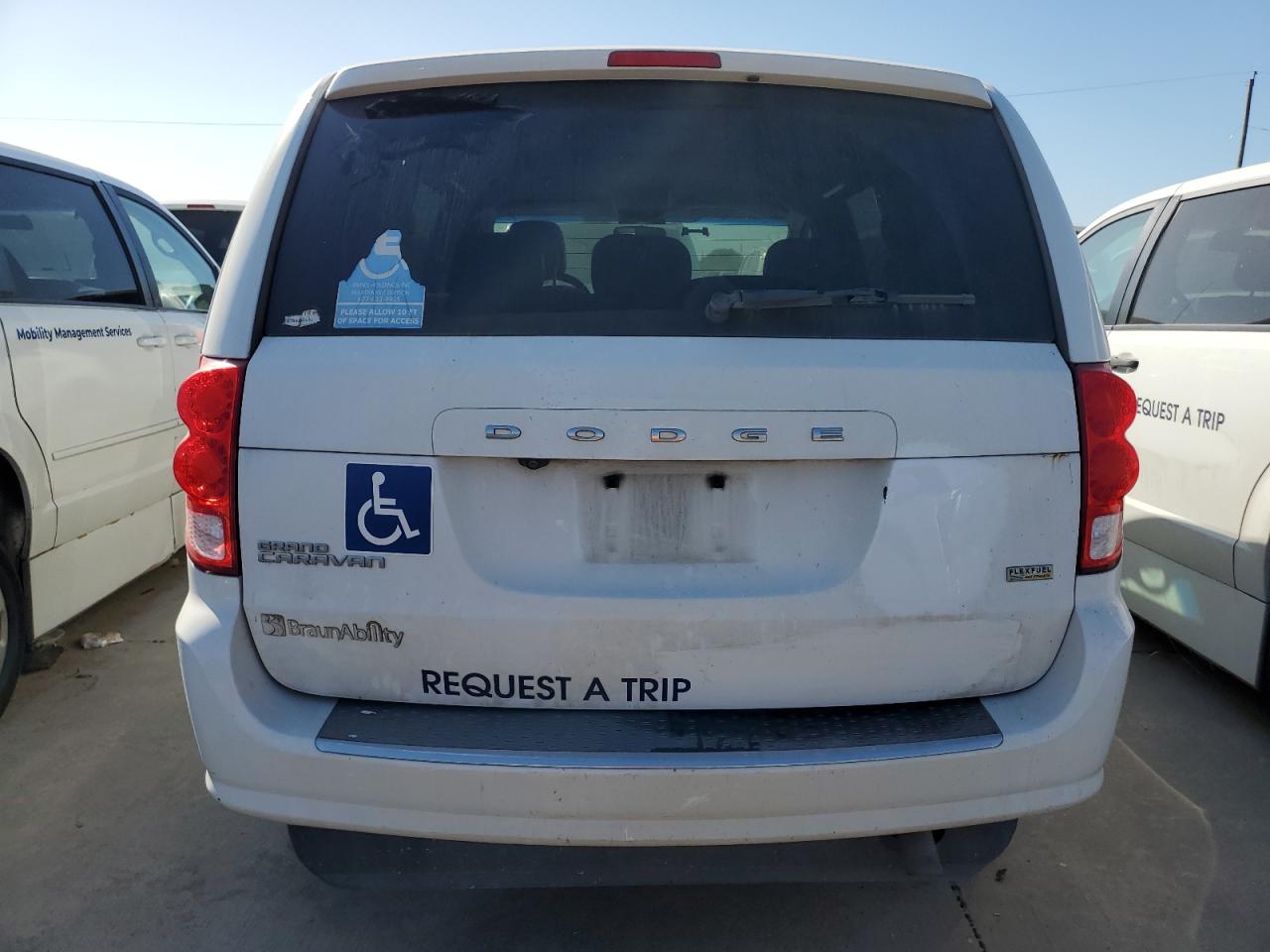 2017 DODGE GRAND CARA - 2C4RDGBG1HR776511 — photo 6