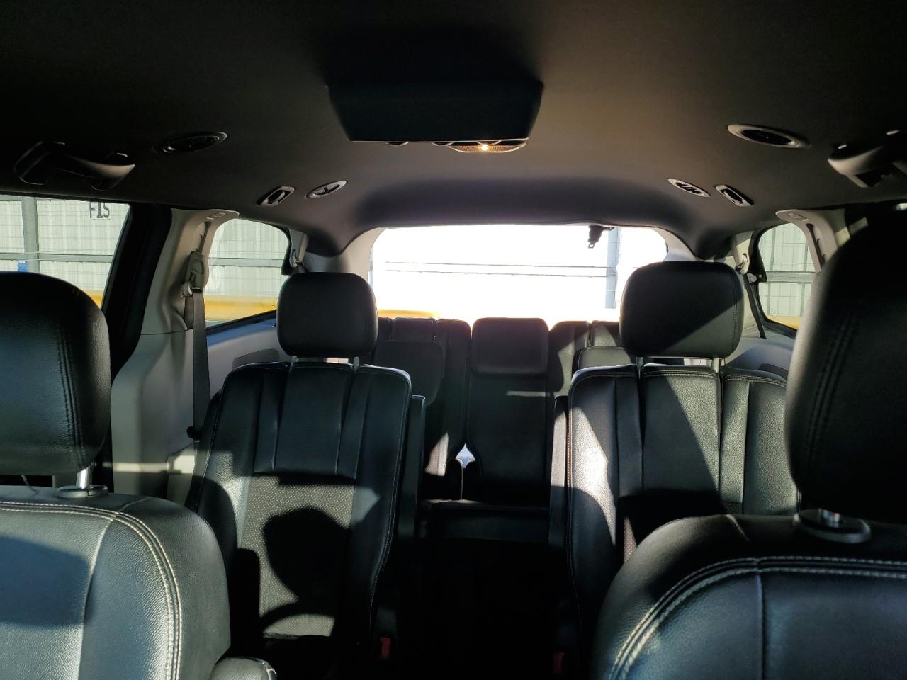 2017 DODGE GRAND CARA - 2C4RDGCG9HR807034 — photo 10
