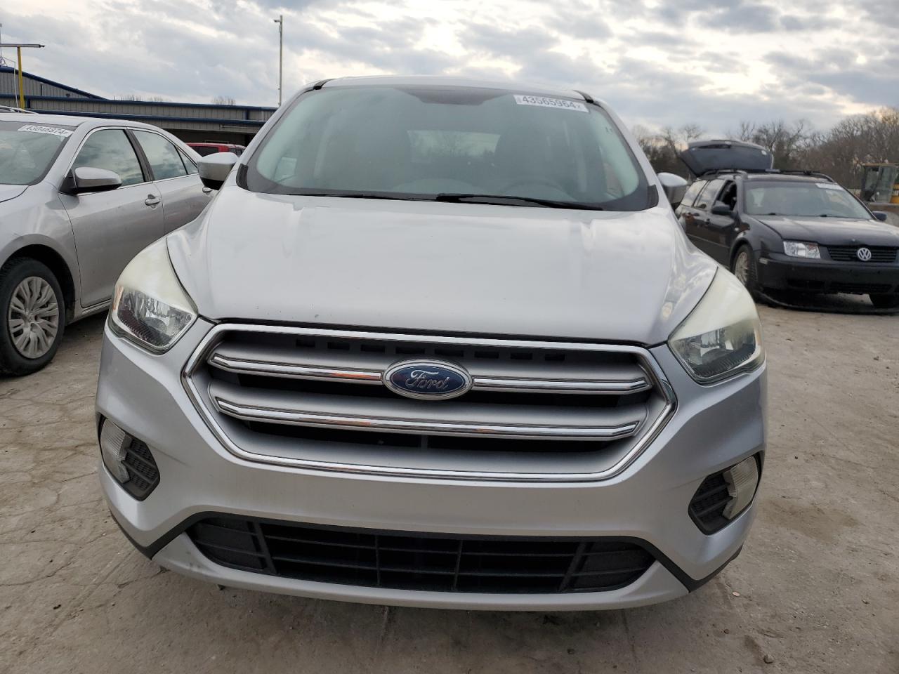 2017 FORD ESCAPE SE - 1FMCU0GD7HUA09806 — photo 5