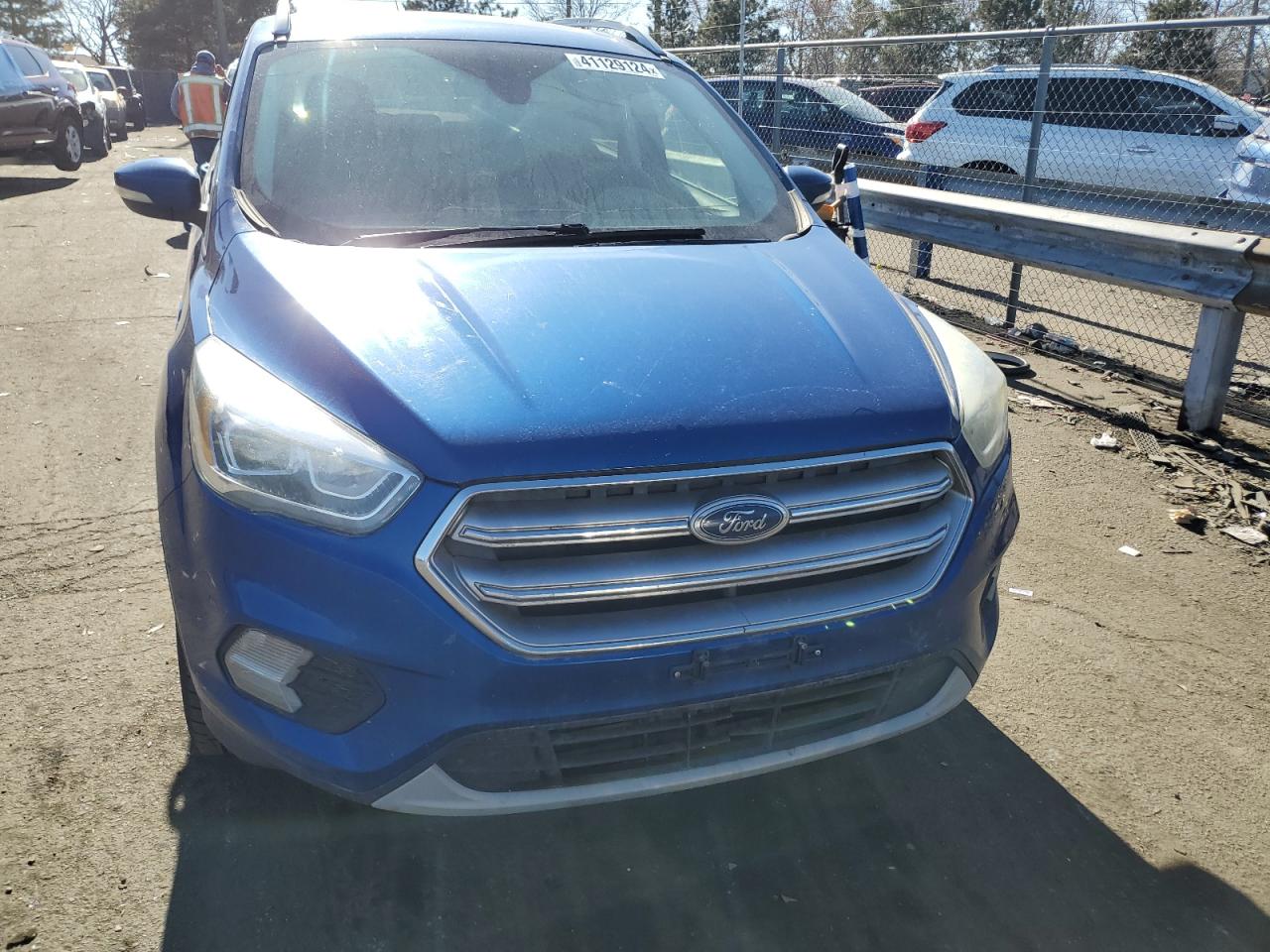 2017 FORD ESCAPE TIT - 1FMCU9J9XHUD94805 — photo 5