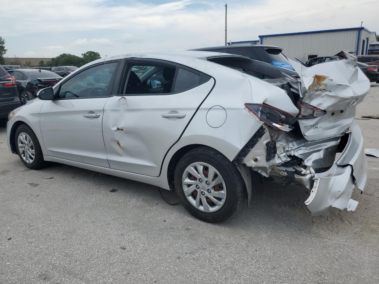 2017 HYUNDAI ELANTRA SE - KMHD74LF9HU331454 — photo 2