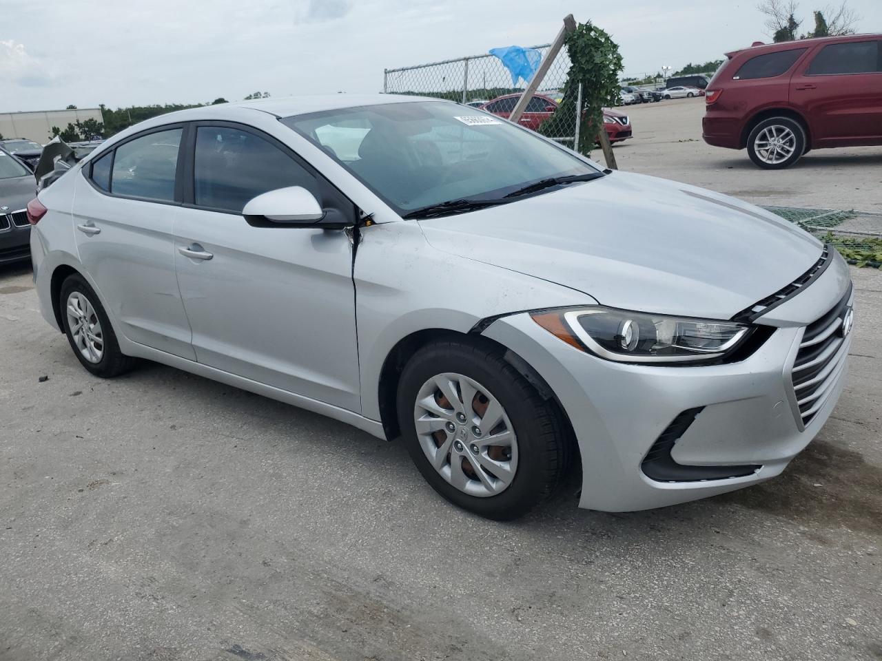2017 HYUNDAI ELANTRA SE - KMHD74LF9HU331454 — photo 4