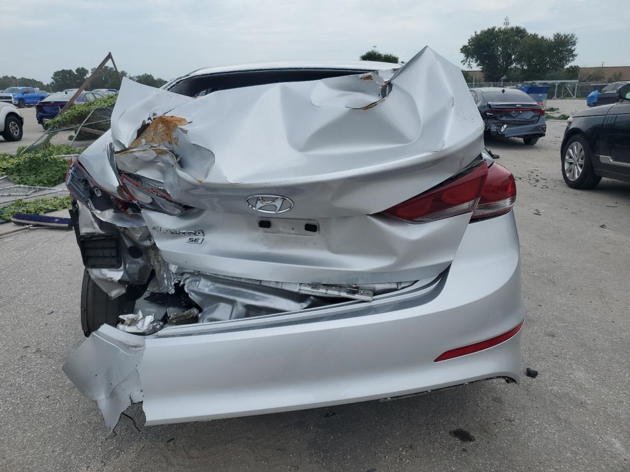 2017 HYUNDAI ELANTRA SE - KMHD74LF9HU331454 — photo 6