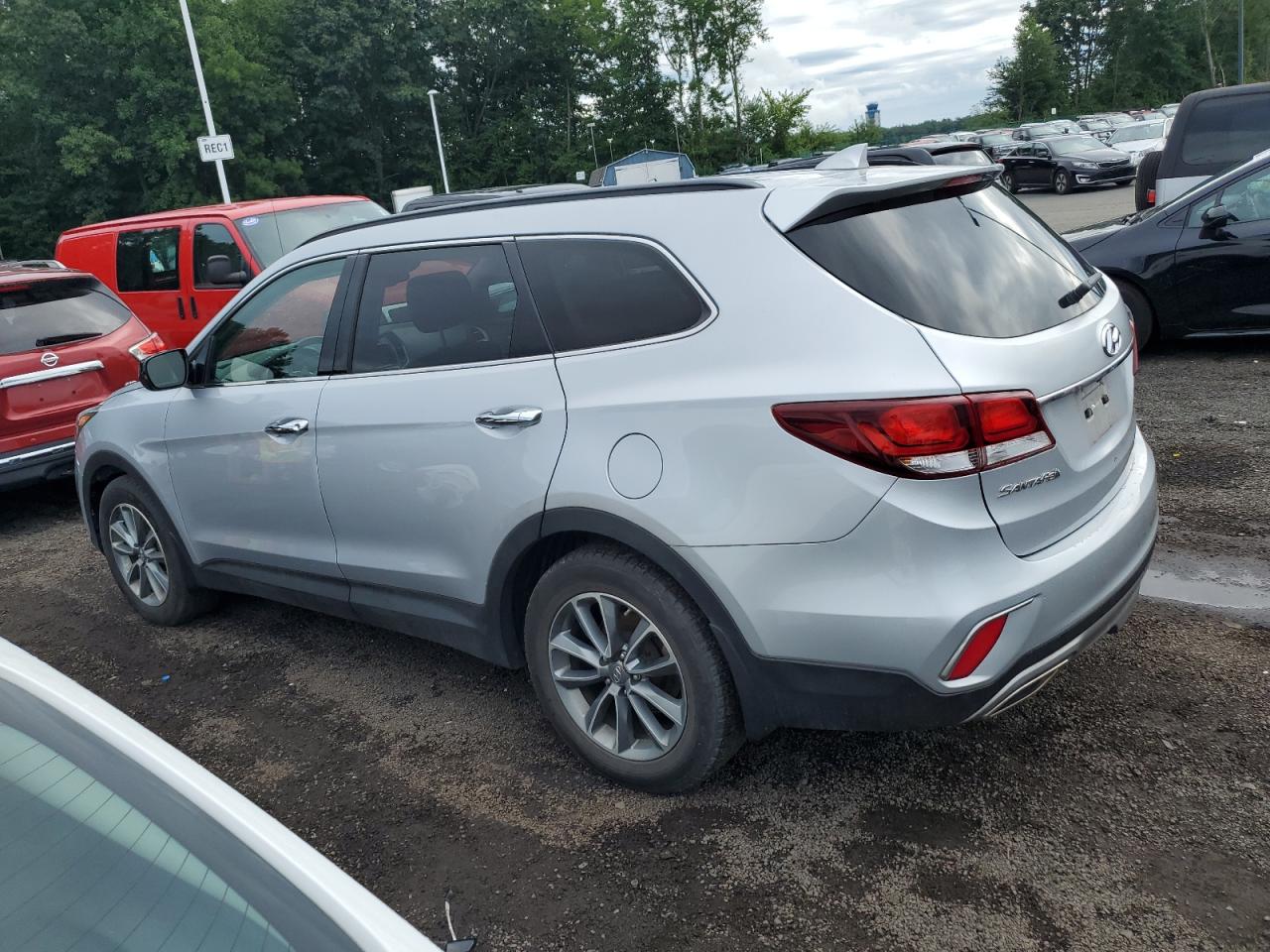 2017 HYUNDAI SANTA FE S - KM8SMDHFXHU191908 — photo 2