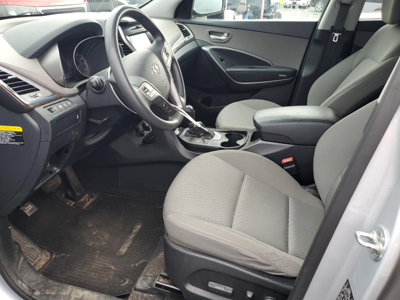 2017 HYUNDAI SANTA FE S - KM8SMDHFXHU191908 — photo 6