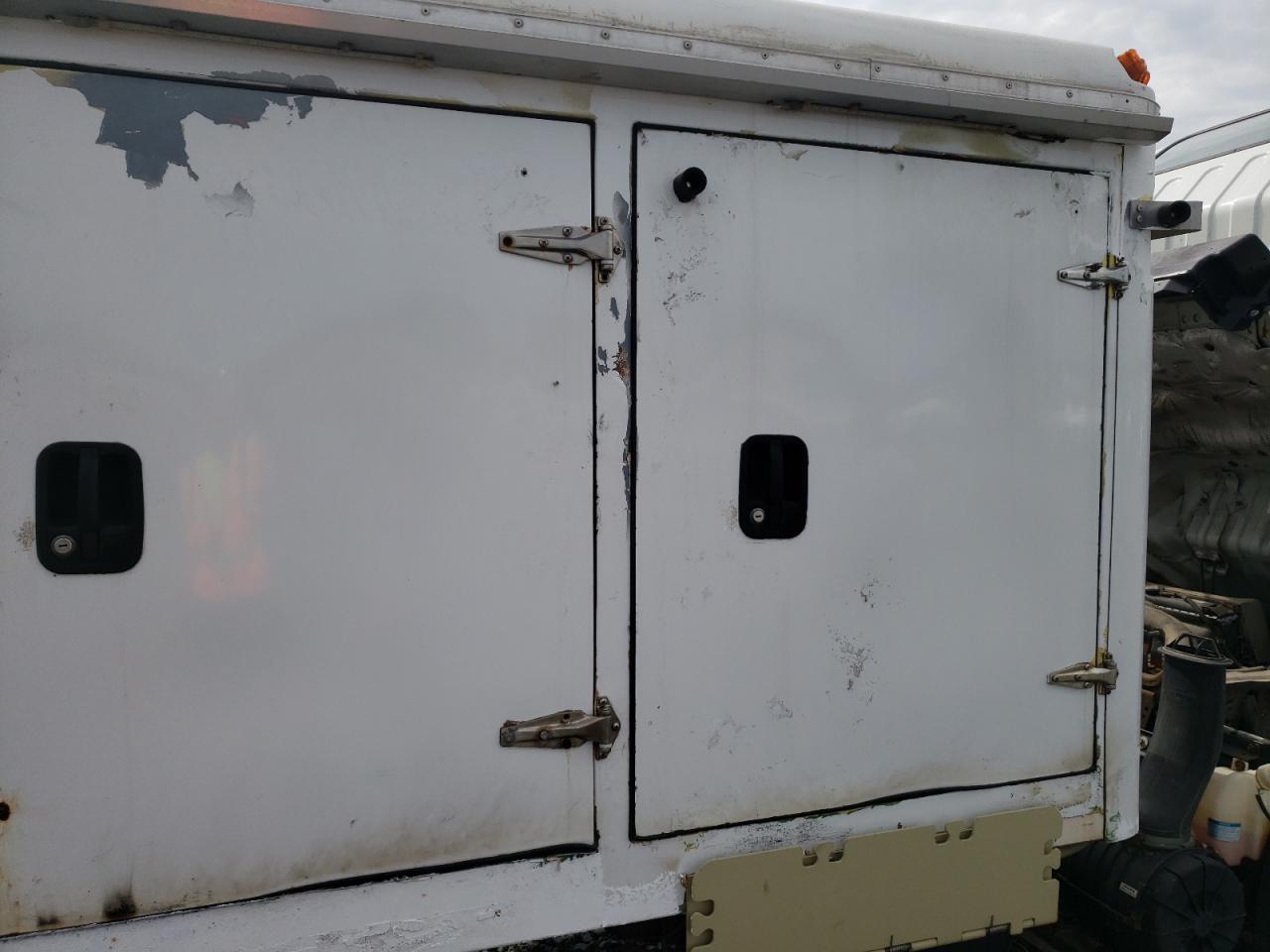 2017 ISUZU NPR HD - 54DC4W1BXHS803902 — photo 10