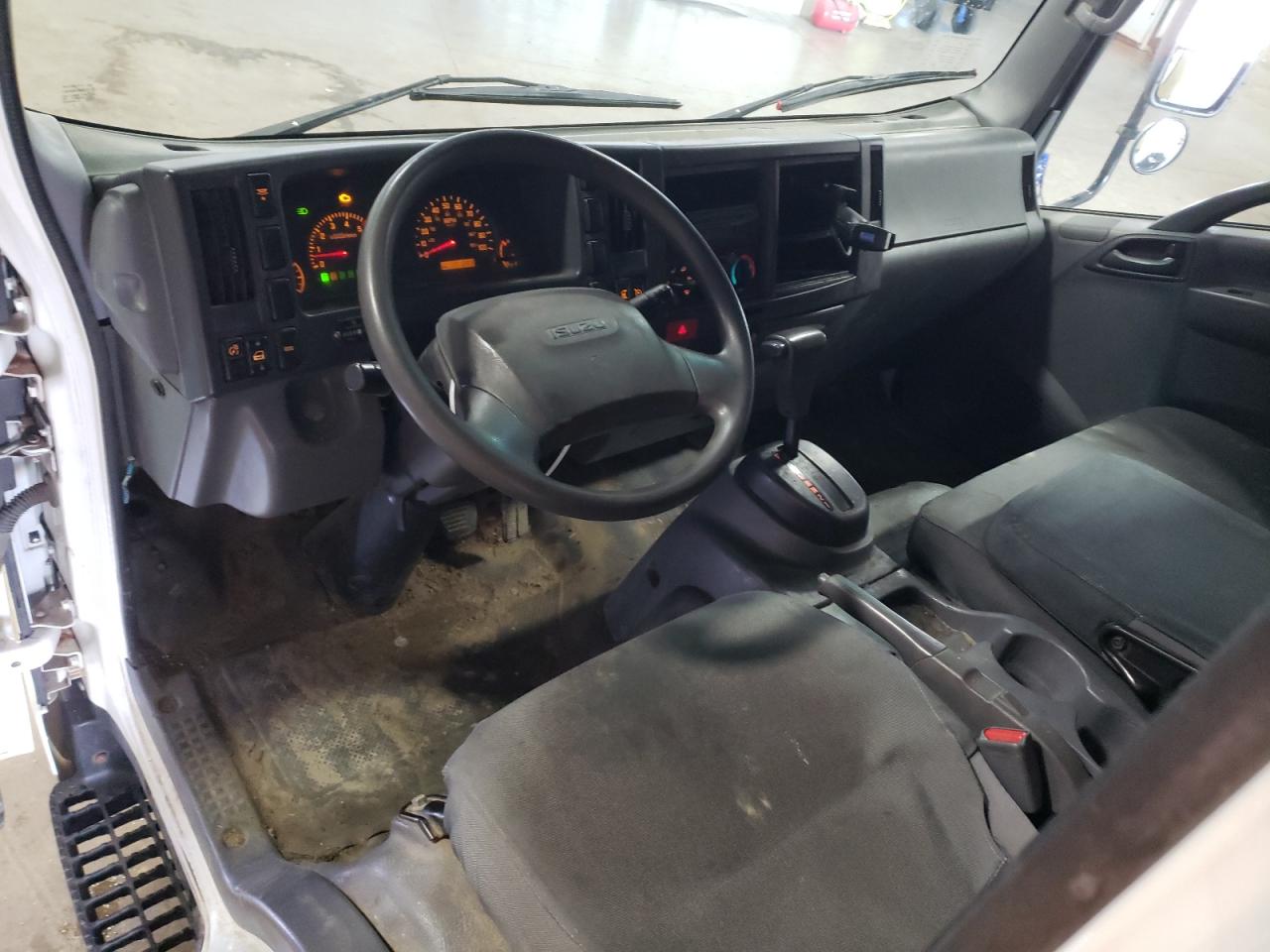 2017 ISUZU NPR HD - 54DC4W1BXHS803902 — photo 8