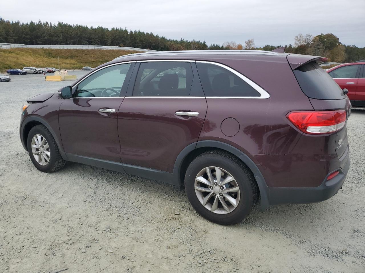 2017 KIA SORENTO LX - 5XYPG4A5XHG224605 — photo 2