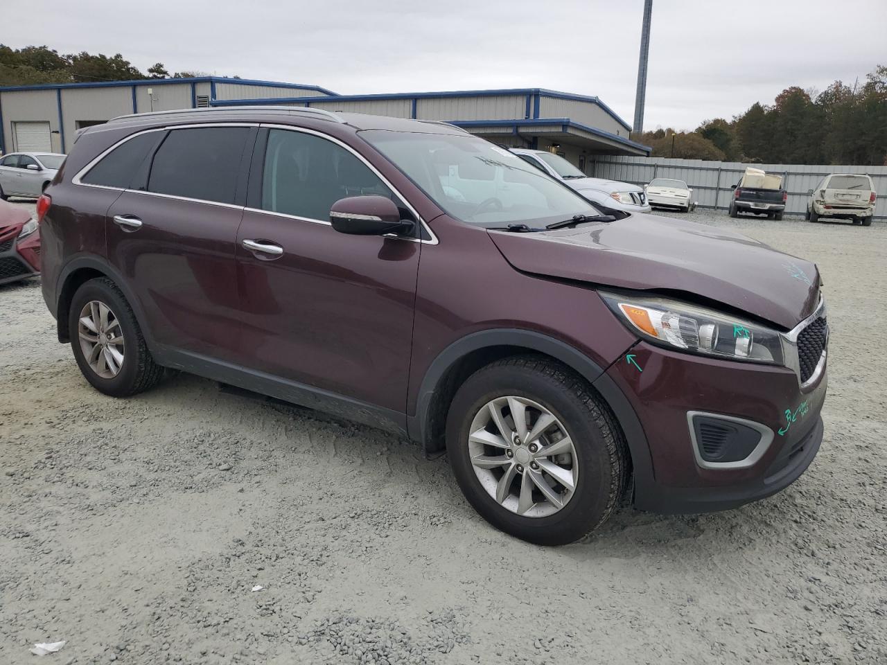 2017 KIA SORENTO LX - 5XYPG4A5XHG224605 — photo 4