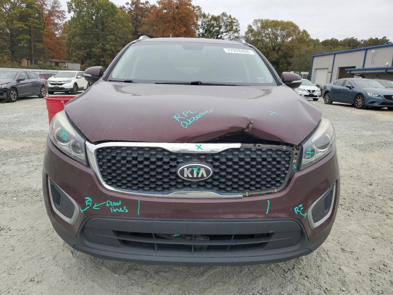 2017 KIA SORENTO LX - 5XYPG4A5XHG224605 — photo 5