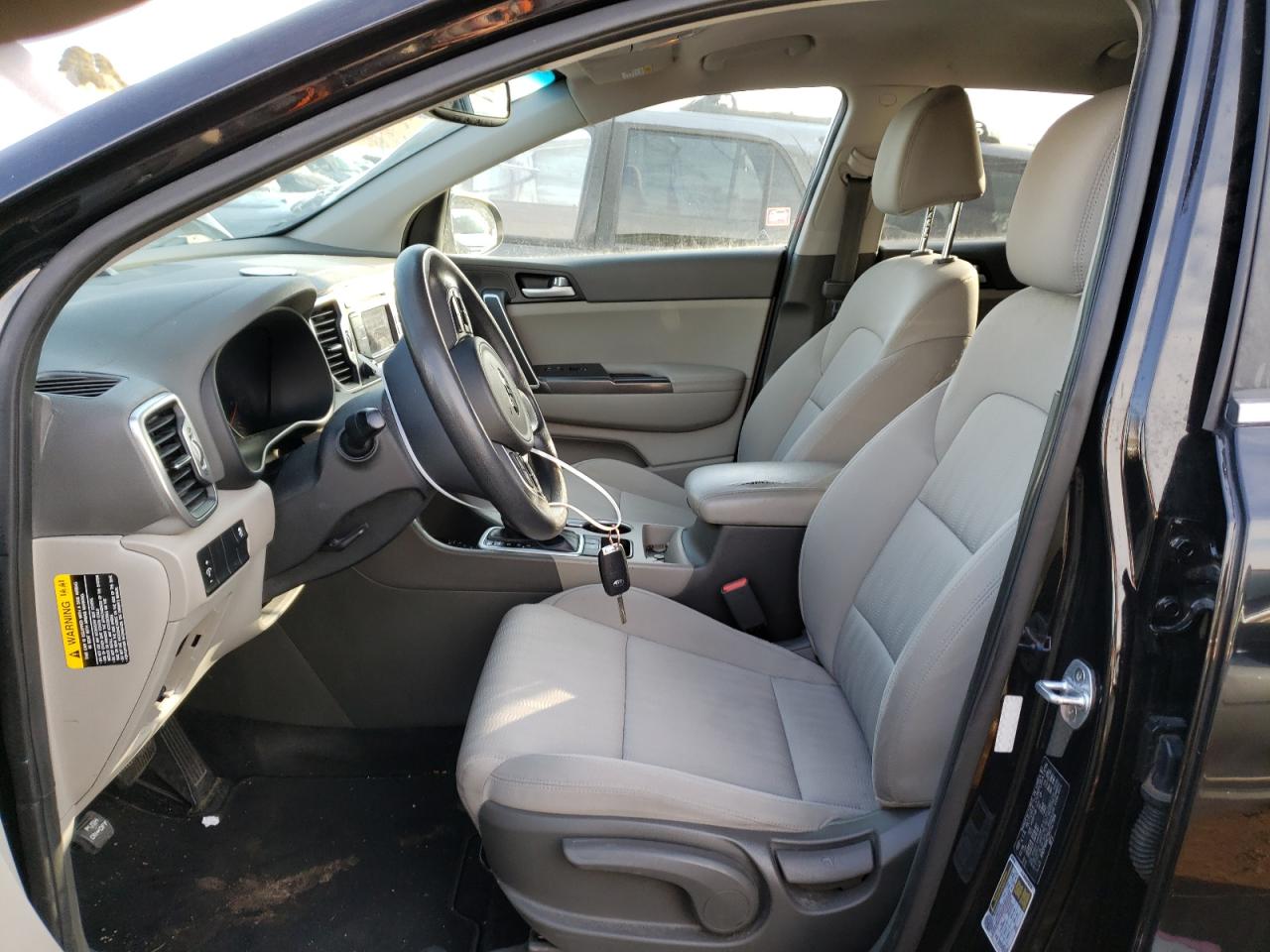2017 KIA SPORTAGE L - KNDPM3AC5H7227104 — photo 6