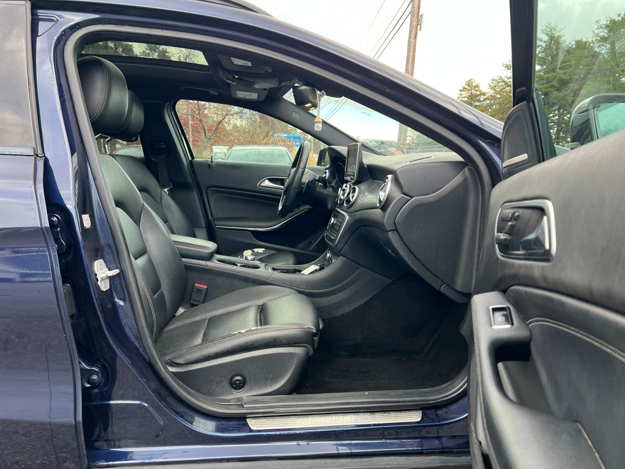 2017 MERCEDES-BENZ GLA 250 4M - WDCTG4GB1HJ309497 — photo 4