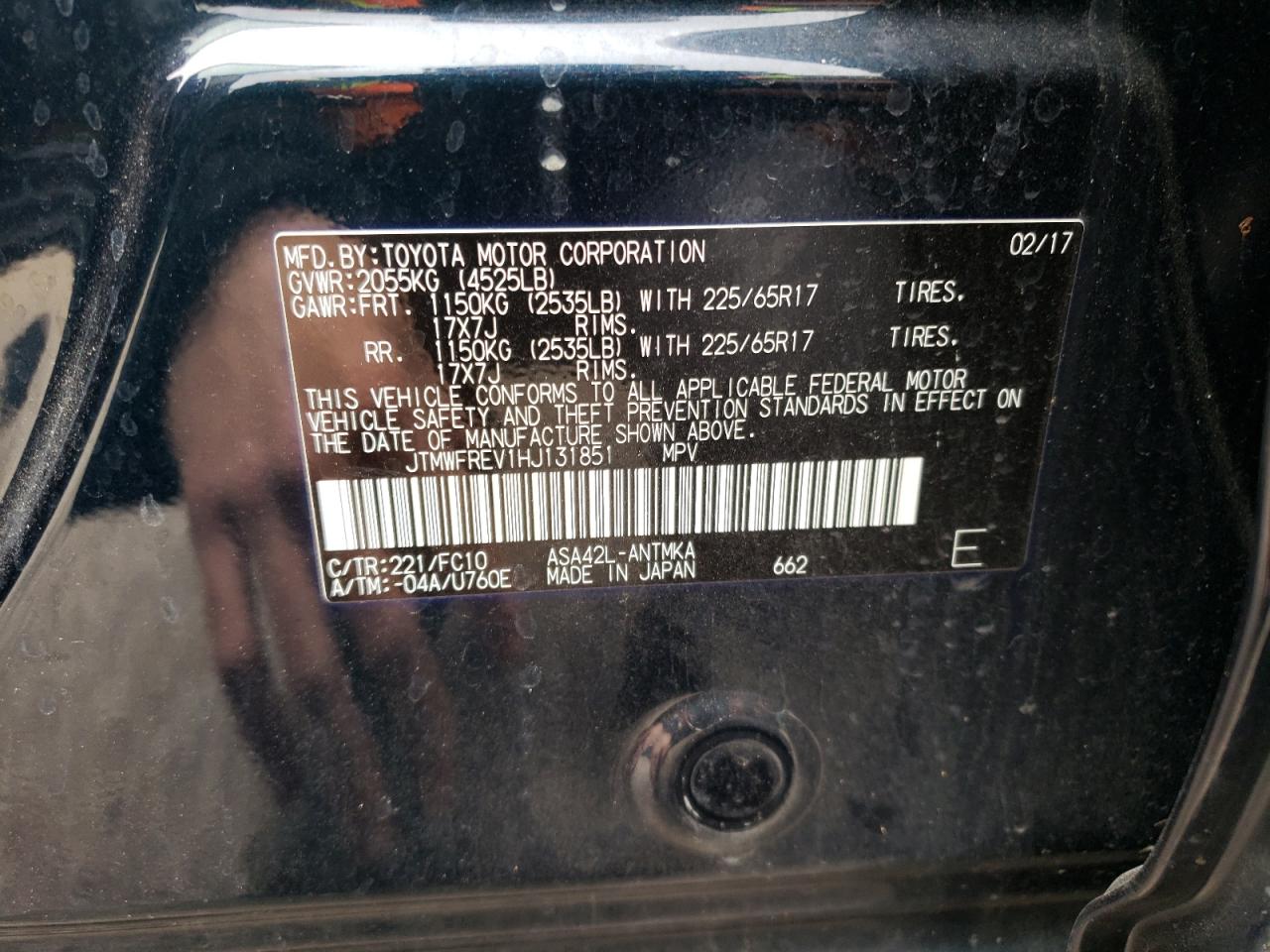 2017 TOYOTA RAV4 XLE - JTMWFREV1HJ131851 — photo 10