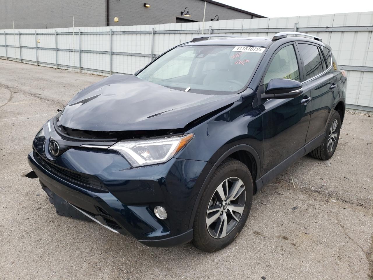 2017 TOYOTA RAV4 XLE - JTMWFREV1HJ131851 — photo 2
