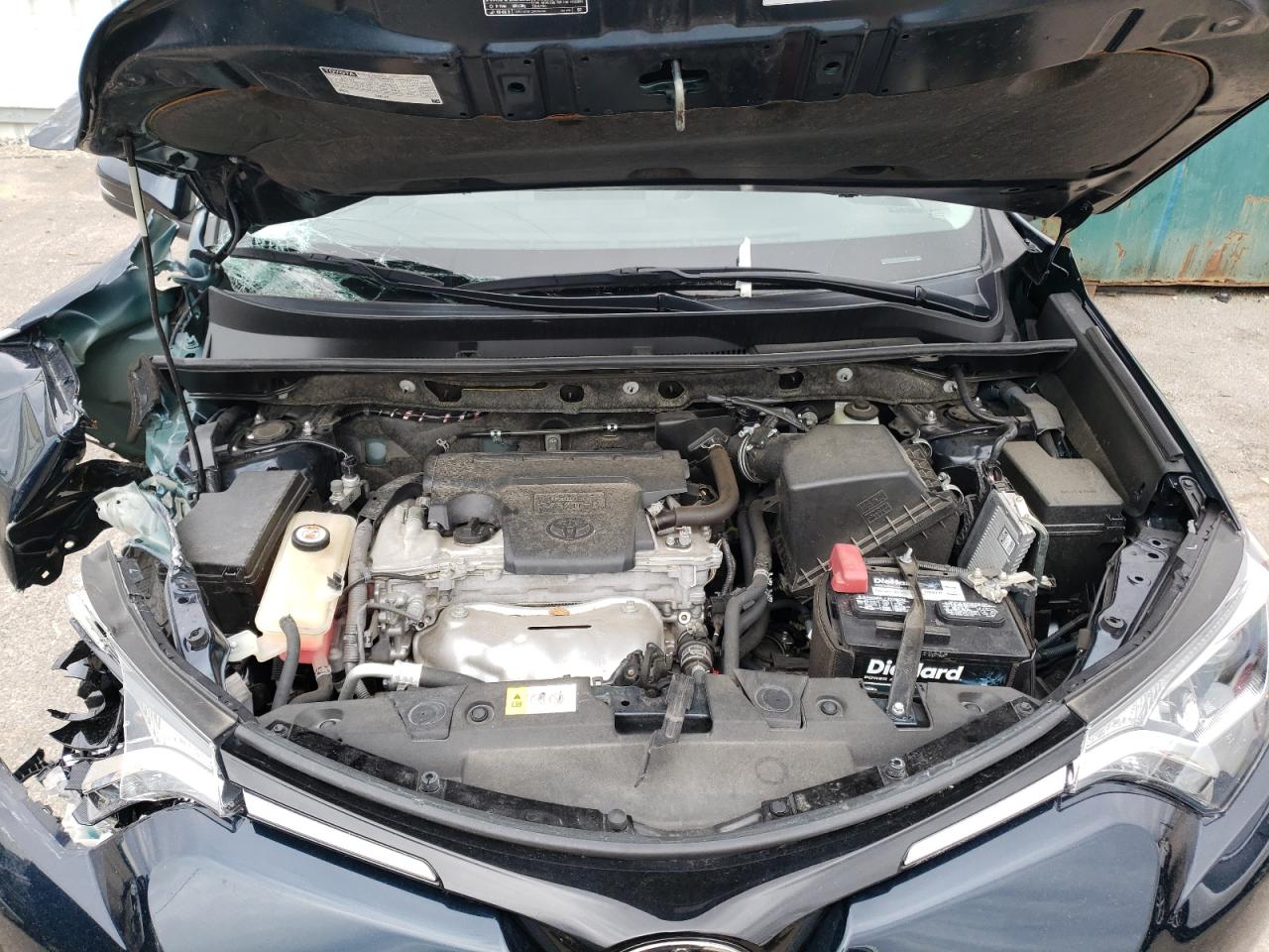 2017 TOYOTA RAV4 XLE - JTMWFREV1HJ131851 — photo 7