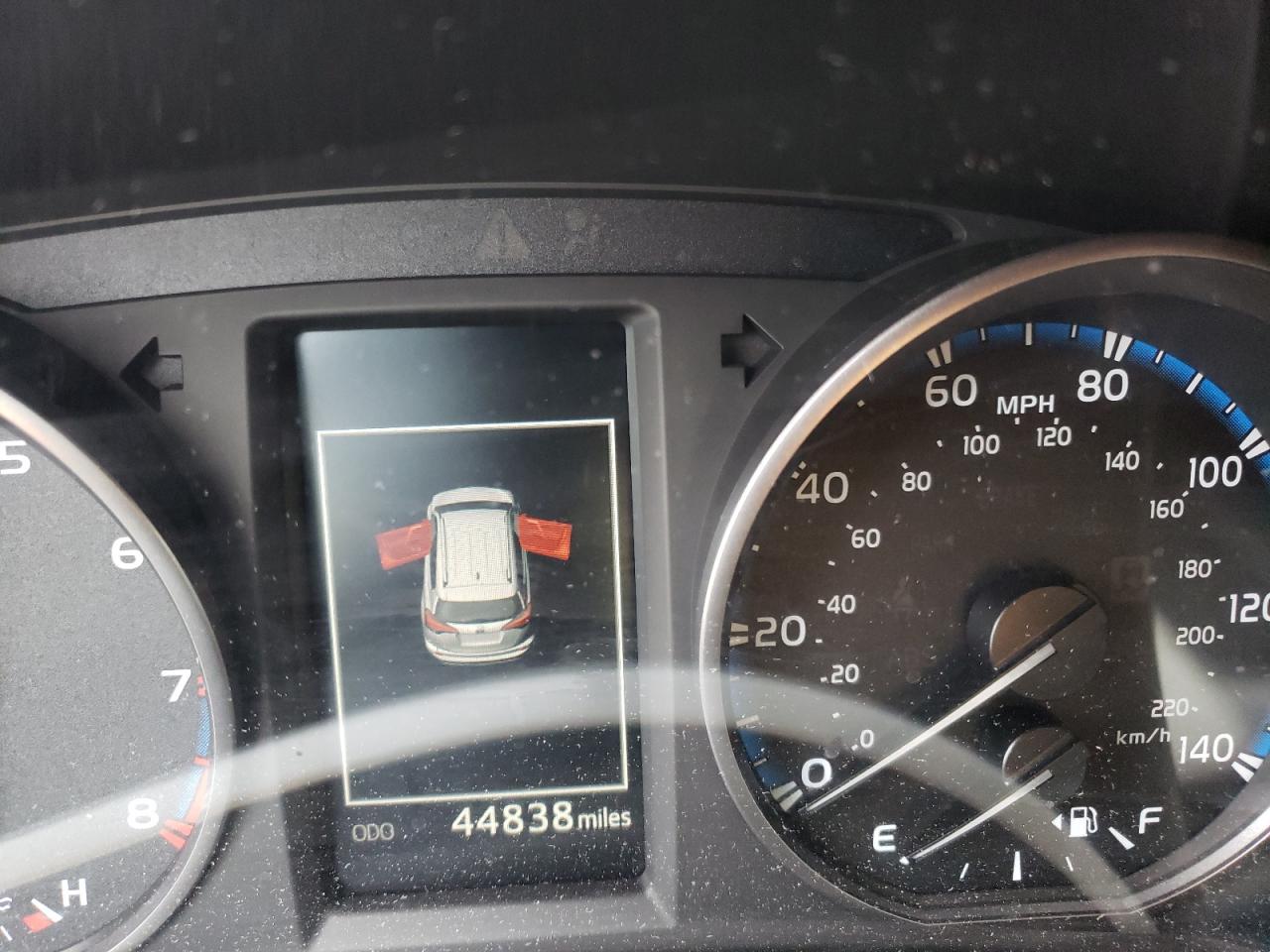 2017 TOYOTA RAV4 XLE - JTMWFREV1HJ131851 — photo 8