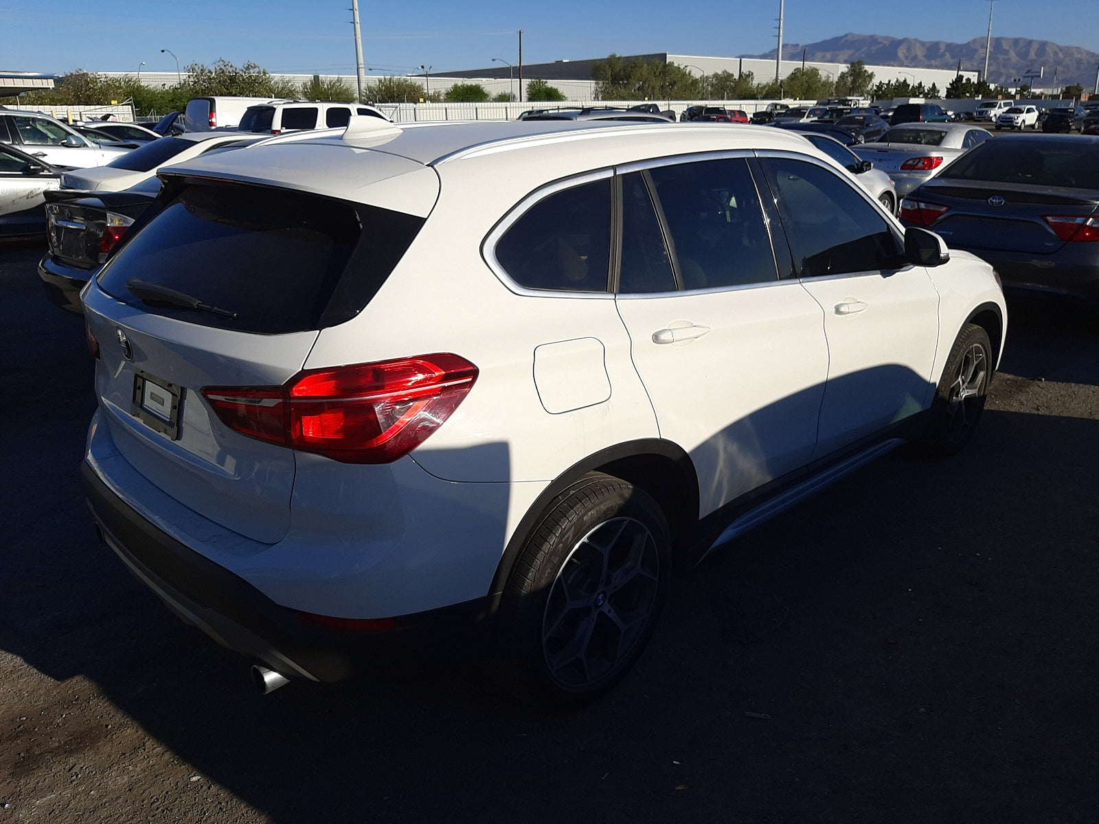 2018 BMW X1 SDRIVE2 - WBXHU7C32J5H42299 — photo 4