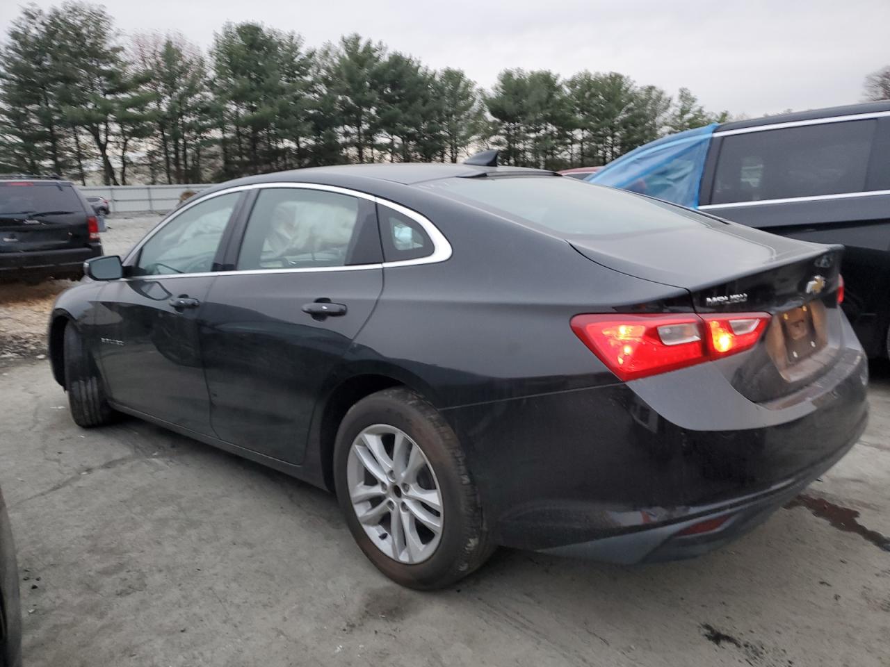 2018 CHEVROLET MALIBU LT - 1G1ZD5ST5JF247795 — photo 2
