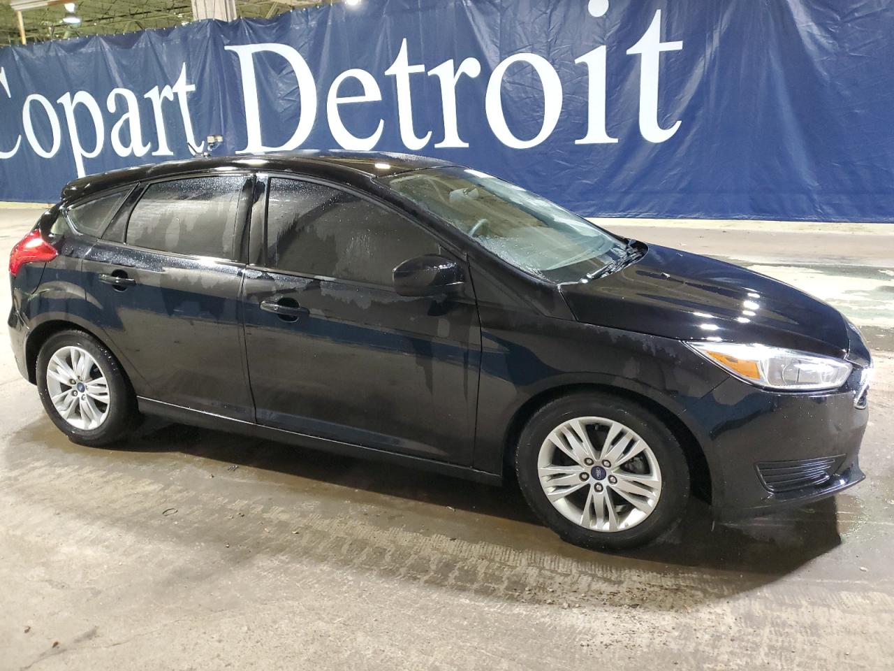 2018 FORD FOCUS SE - 1FADP3K27JL255392 — photo 3