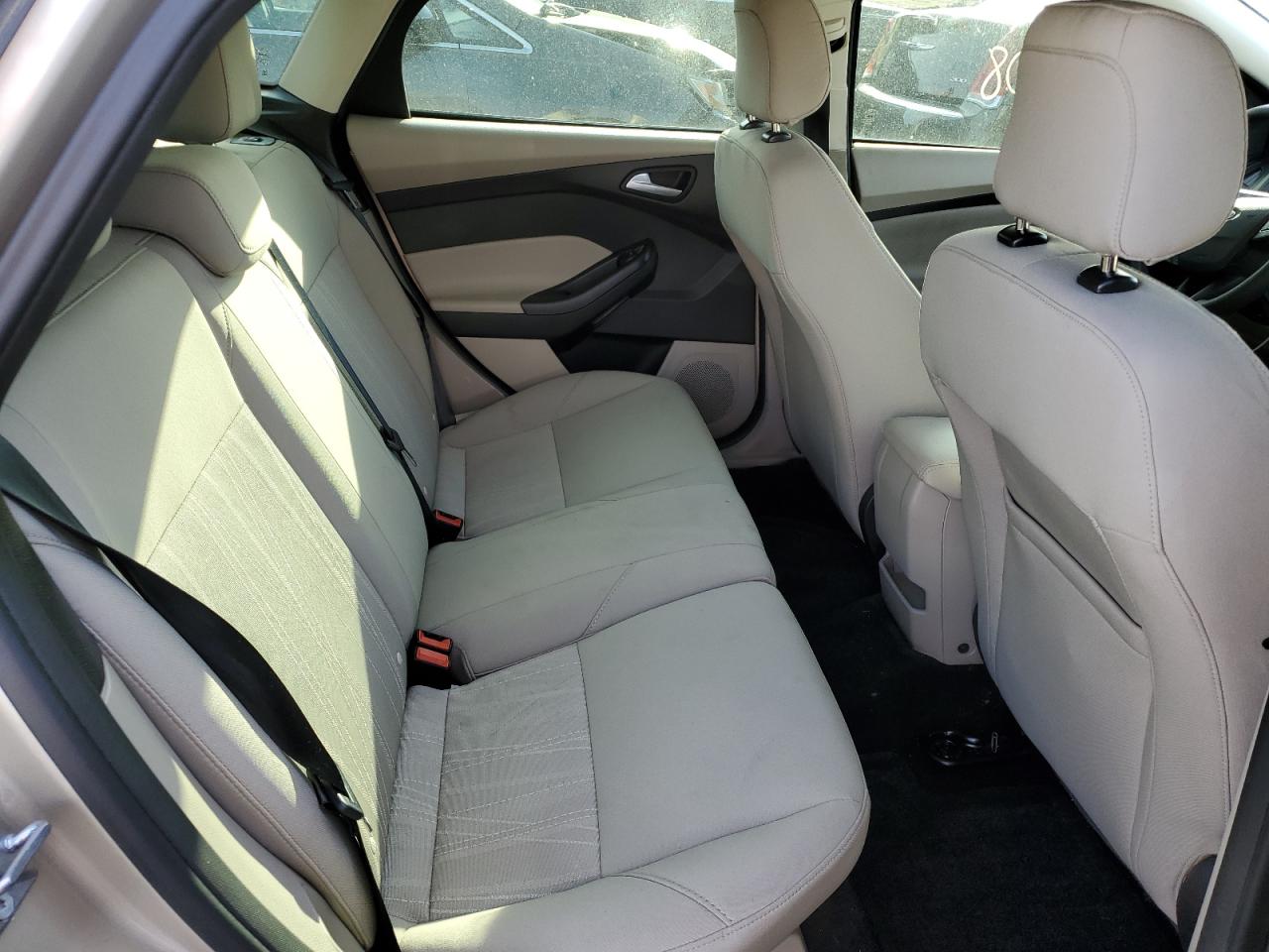 2018 FORD FOCUS SE - 1FADP3K29JL256348 — photo 10