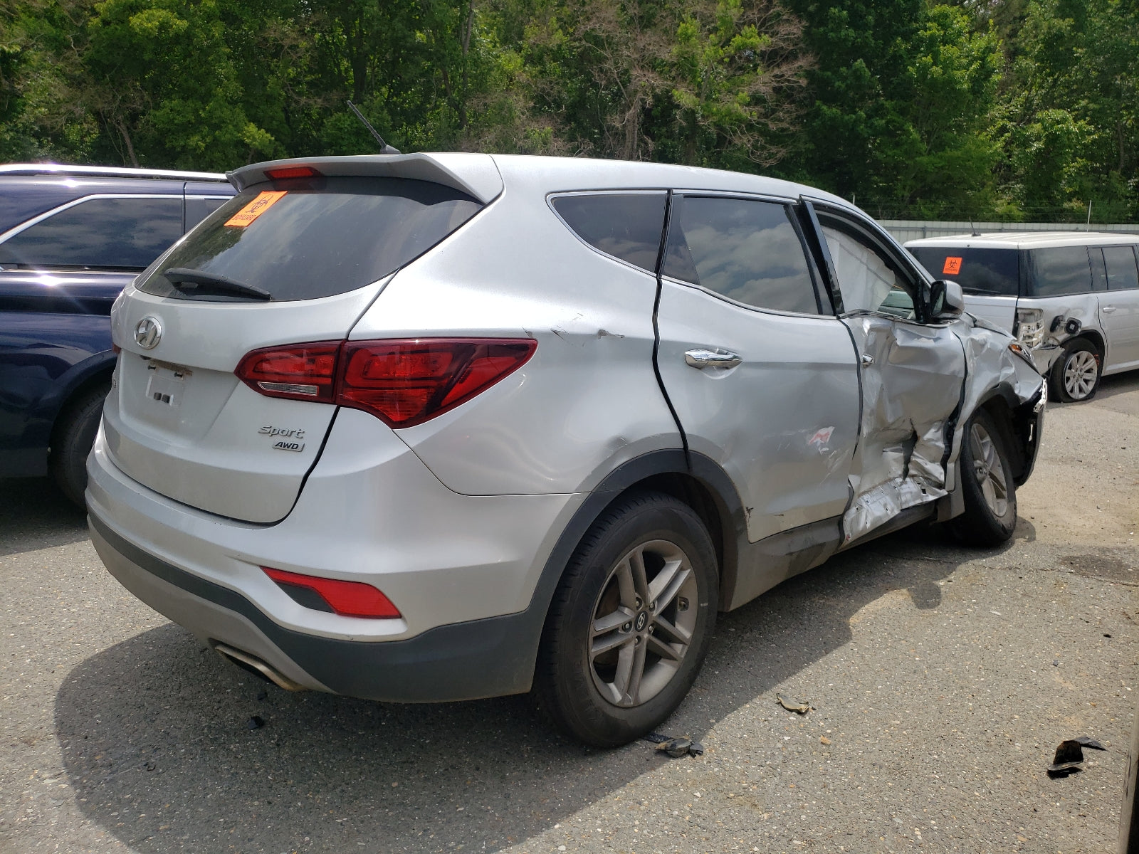 2018 HYUNDAI SANTA FE S - 5XYZTDLBXJG545993 — photo 4