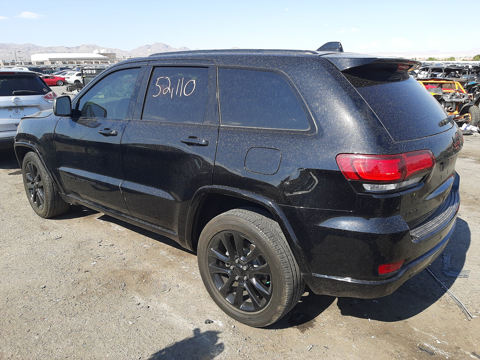 2018 JEEP GRAND CHER - 1C4RJFAG3JC256877 — photo 3