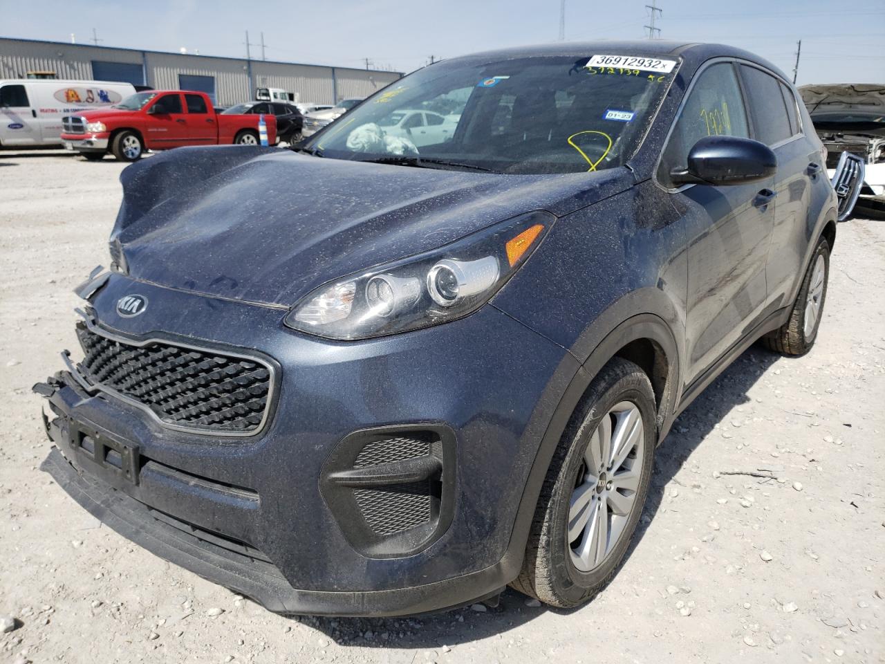 2018 KIA SPORTAGE L - KNDPM3AC8J7372739 — photo 2