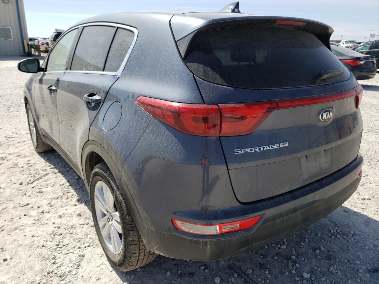 2018 KIA SPORTAGE L - KNDPM3AC8J7372739 — photo 3