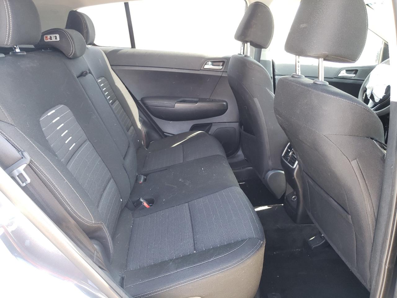 2018 KIA SPORTAGE L - KNDPM3AC8J7372739 — photo 6